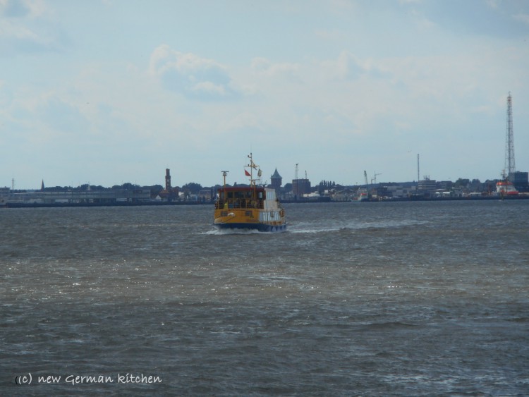 ferry-leaving-cuxhafen